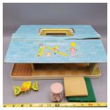 Fisher Price Family Nursery School, roof has s