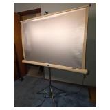 Knox Regent portable tripod projection screen