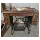 Nice Singer Sewing Machine