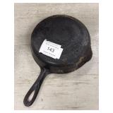 Griswold #5 Cast Iron Skillet