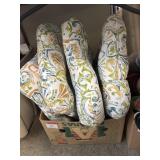 (4) Cushions