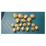 (19) U.S. Army Buttons