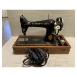 Vtg Singer Sewing Machine