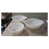 (3) Assorted Pyrex Bowls (7" & 8.5" Diameter) (3) Assorted Pyrex Bowls (7" & 8.5" Diameter)