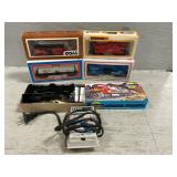 (4) Assorted Model Train Cars, Athearn Crane Kit (4) Assorted Model Train Cars, Athearn Crane Kit