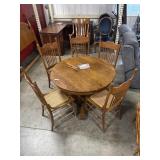 Oak Table and 5 Chairs Oak Table and 5 Chairs