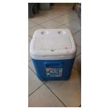 (1) Igloo Cooler