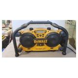 DeWALT Electric/18V Cordless Worksite Radio w/