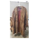 (1) Ladies Fur Coat (Size Unknown / Length 40")