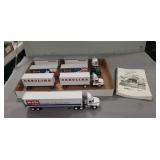 (4) Winross Trucks & Winross Price Guide 2002