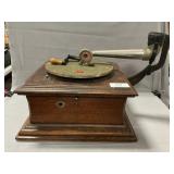 Antique Zon-O-Phone Talking Machine Victrola
