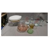 (1) Pampered Chef Measure Bowl w/ Lid, (2) Pyrex