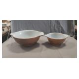 (2) Vintage Pyrex Bowls (7" & 10")