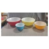 (4) Assorted Vintage Pyrex Bowls (5", 7", 10" &