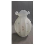 (1) Fenton Vase (7.5" Tall)