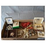 Vntage Costume Jewelry, Broaches, Earrings,