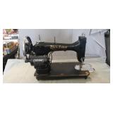 (1) Vintage White Rotary Sewing Machine