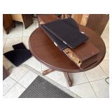 Round Table & 4 Chairs w/ 2 Extensions