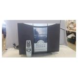 AUDIOVOX Portable CD System w/ Remote (Includes