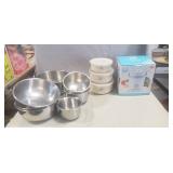 Vintage Set Of Three Enamelware Nesting Bowls w/