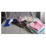 Tray Lot Of (20) Pairs Of Vintage Ladies Gloves &