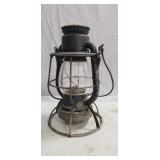(1) Vintage Dietz Vesta Railroad Lantern (11"