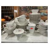 Triumph Homer Laughlin ï¿½Spring Roseï¿½ China