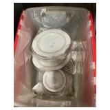 Tote With Noritake Trilby Dinnerware