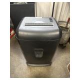 Staples Paper-Shredder