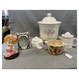 Pfaltzgraff Cookie Jar, Juicers, Vintage Creamer,