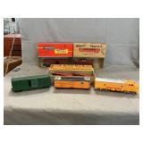 HO Scale Locomotive & Model Train Cars