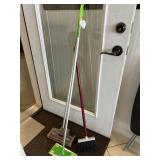 (3) Handheld Household Brooms