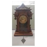 (1) Vintage Mantle Clock (No Key)