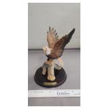 (1) Procelain Eagle Figurine