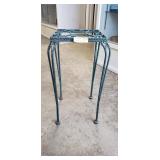 (1) Metal Plant Stand (10"ï¿½10"ï¿½21")