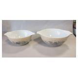 (2) Vintage Pyrex Bowls (7" & 9" Diameter)