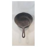 (1( Wagner Ware #8 Cast Iron Skillet