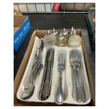 Oneida Flatware, Salt & Pepper Shakers