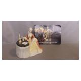 (1) Vintage Royal Daulton Figurine "Meditation"