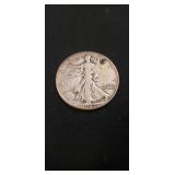 (1) Silver U.S. 1942 Walking Liberty Half Dollar