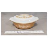 (1) Vintage Pyrex Casserole Dish w/ Lid