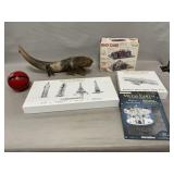 Artisan Horn Fish Hook, Die-Cast Showcases, Metal