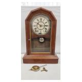 (1) Vintage Seth Thomas Clock w/ Key