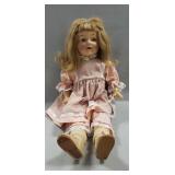 (1) Vintage Collector Doll