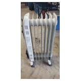 (1) Electric Space Heater