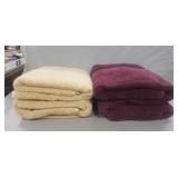(4) Bath Towels