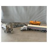 Lot With Fish Mold, Lionel Tin Tank Car, Lionel