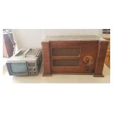 (1) Vintage Radio & (1) Vintage Bentley Portable