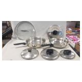 Tray Lot Of (2) Cookware Pans & (5) Assorted Lids