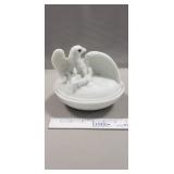 (1) Vintage Westmoreland Milk Glass Eagle On A
